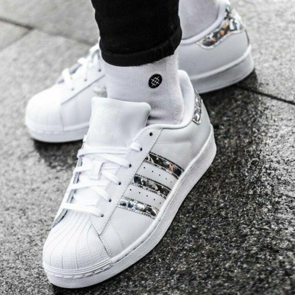 RARE Adidas Superstar J Shell Toe Tennis Sneakers, youth size 4 (women's… - Picture 5 of 15